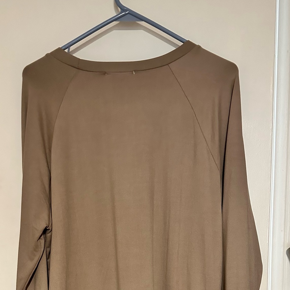 Brown pull over - Picture 2 of 5
